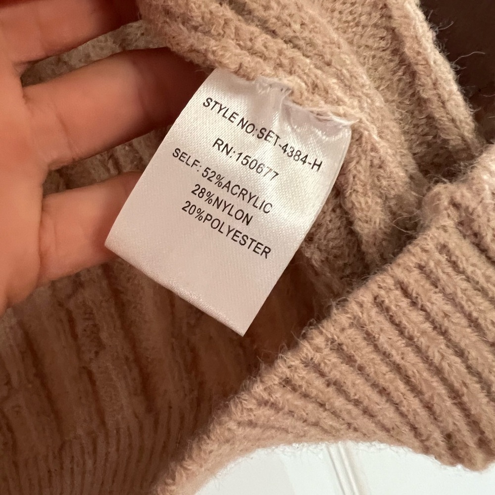 Women's Tan Cable Knit Sweater Set - Picture 5 of 8